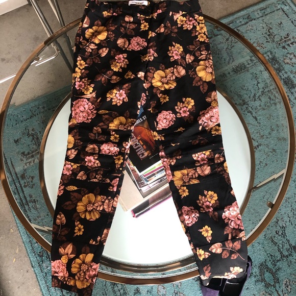 Elizabeth and James Floral Print Moto pants - Picture 6 of 7
